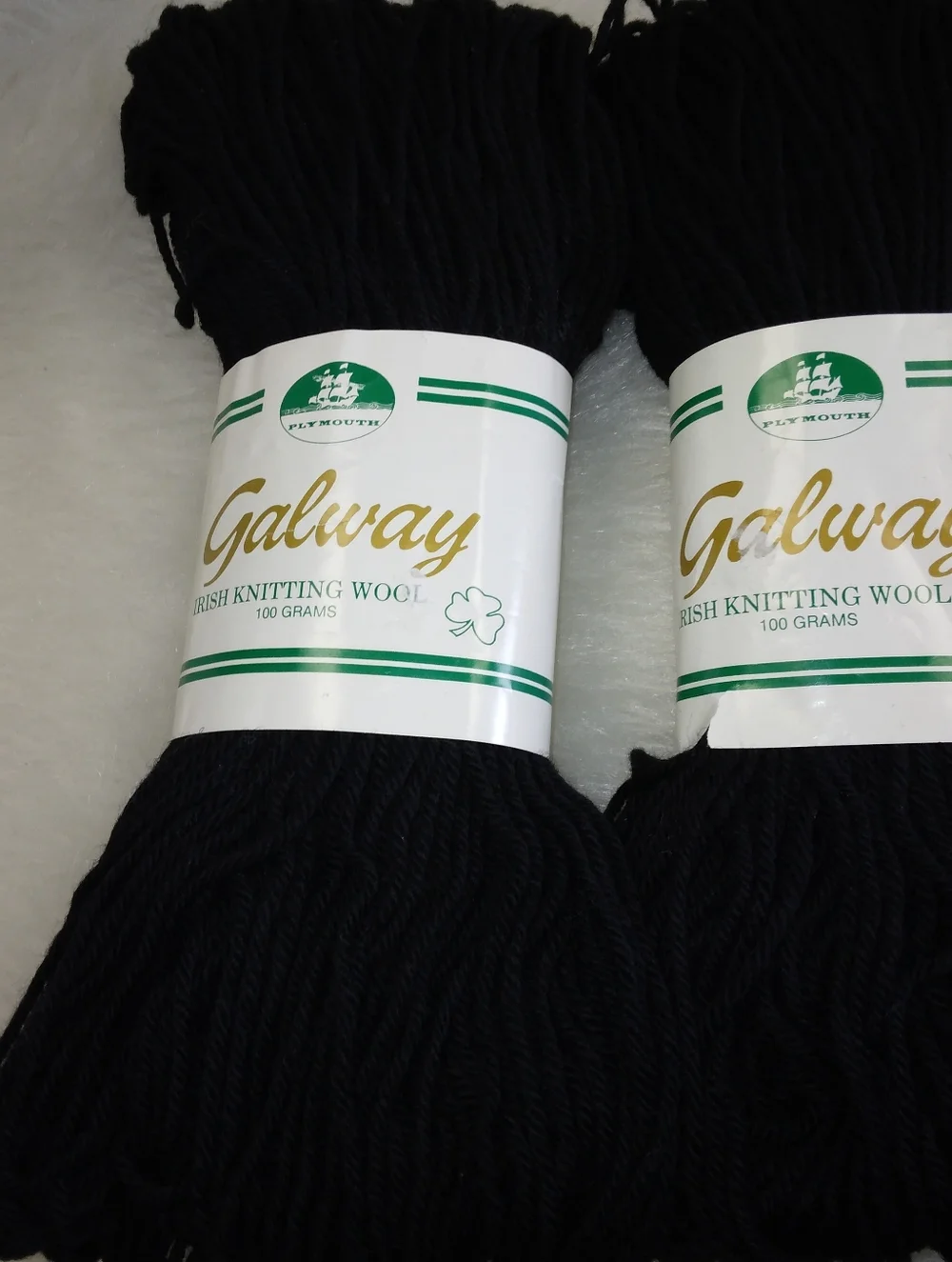 YARN Galway Irish Knitting Wool, 4 Skeins 100 g Each, 100% Wool Black